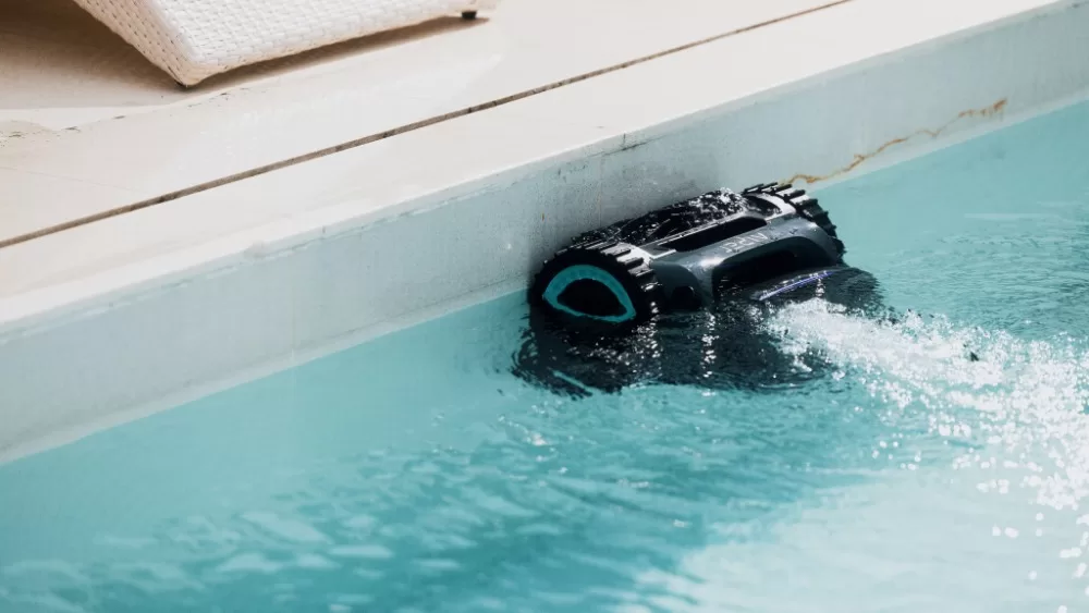 Robot de piscine polyvalent : Scuba X1 Pro d’Aiper